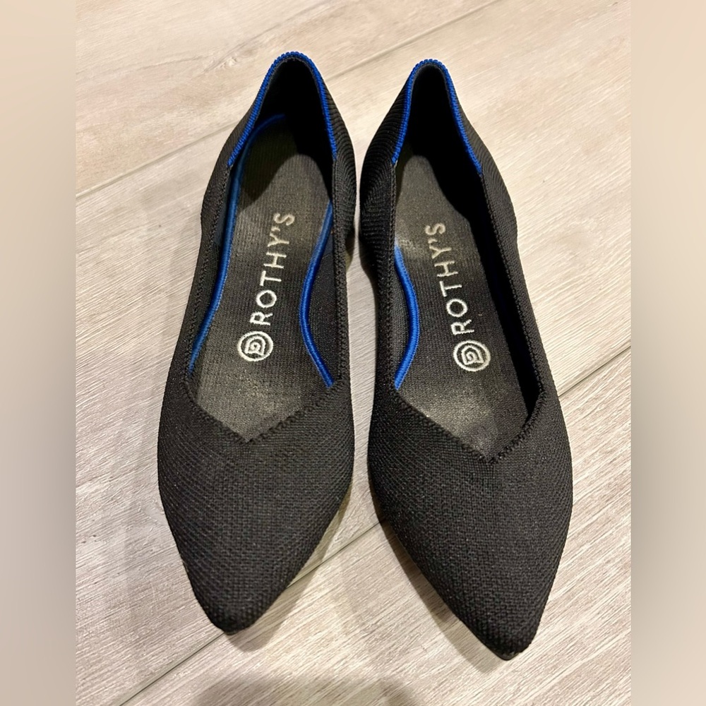 Good used condition Rothy’s black flats, size 6